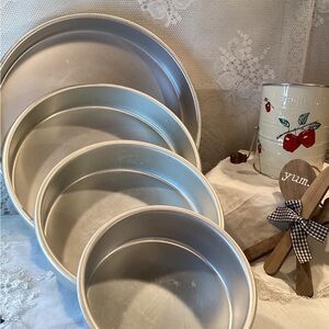 Wilton Round 4 pc Decorator Preferred Cake Wedding Baking Pans - 6” 8” 10” 12”